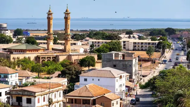 Viajar a Gambia desde España